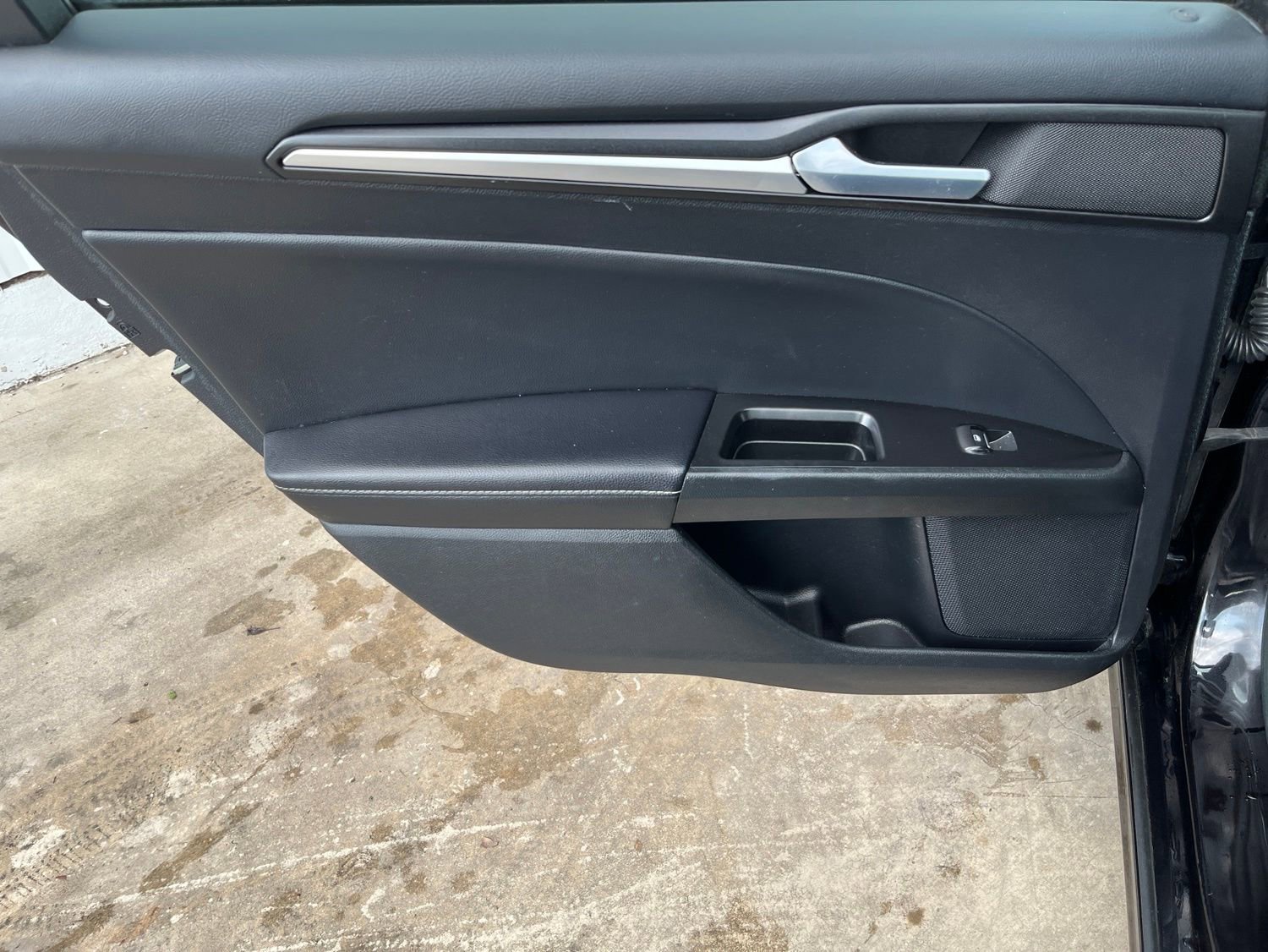 Used 2019 Ford Fusion Titanium FWD image 12
