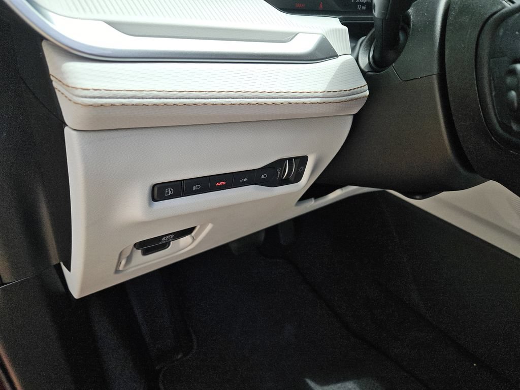 New 2026 Jeep Cherokee Overland w/ Advanced Pro Tech Group AWD/4WD image 15