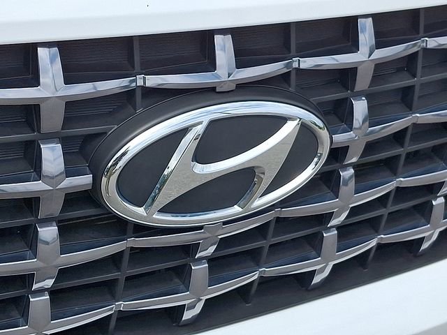 Used 2024 Hyundai Venue Limited FWD image 32