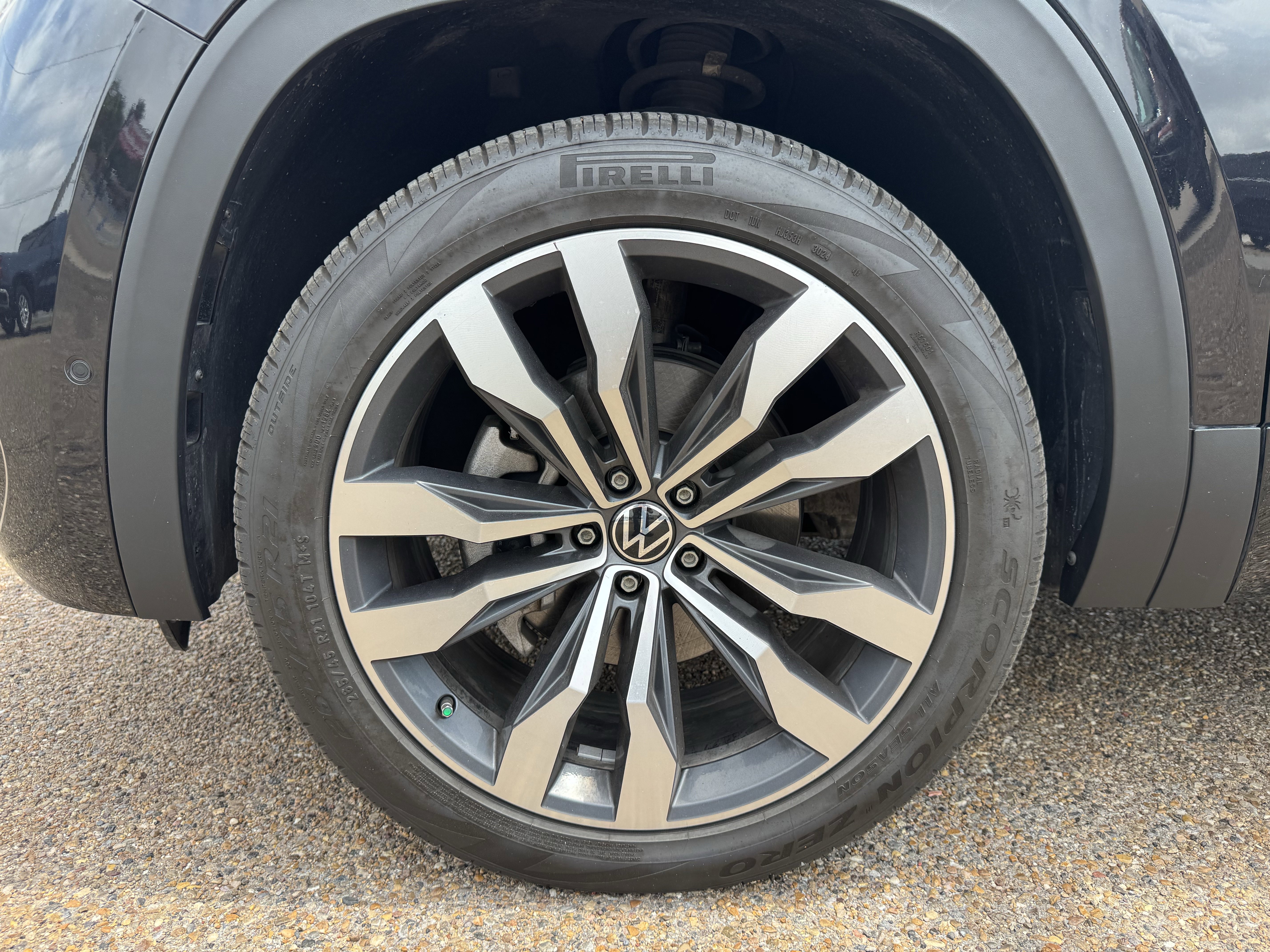 Used 2023 Volkswagen Atlas SEL Premium AWD/4WD image 7