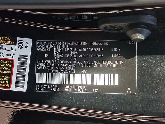 Used 2025 Toyota Sienna LE image 29