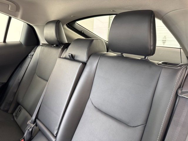 Used 2025 Toyota Prius LE image 40