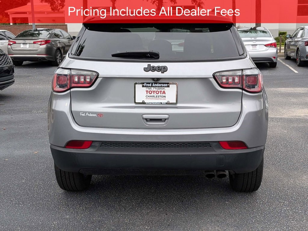 Used 2019 Jeep Compass Latitude FWD image 5