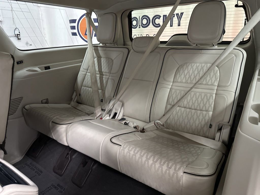 Used 2019 Lincoln Navigator L Black Label w/ Cargo Package AWD/4WD image 37