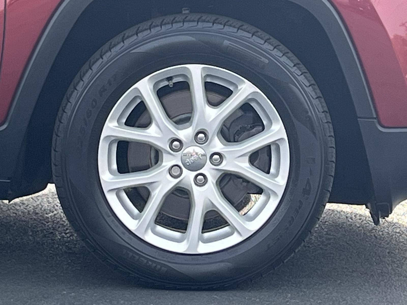 Used 2017 Jeep Cherokee Latitude image 30