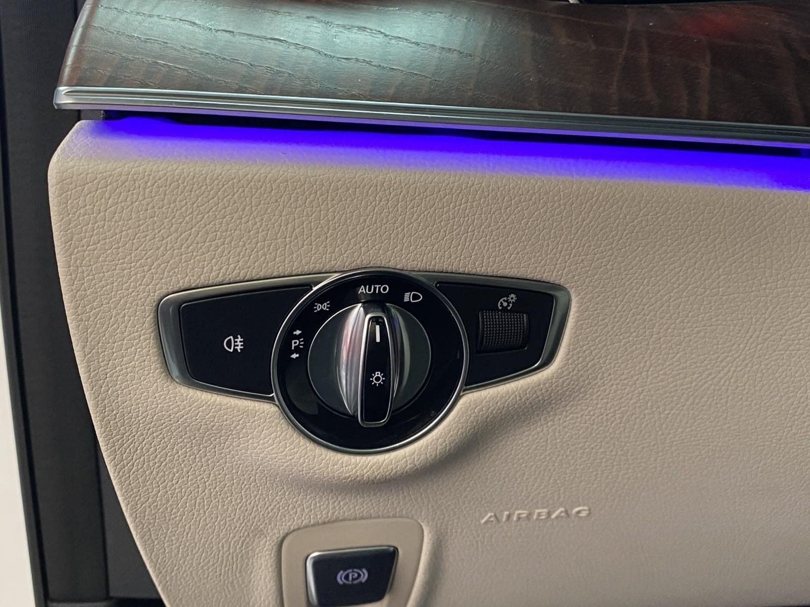 Used 2017 Mercedes-Benz E 300 4MATIC image 30