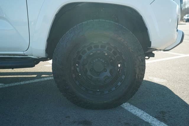 Used 2020 Toyota Tacoma SR5 image 41