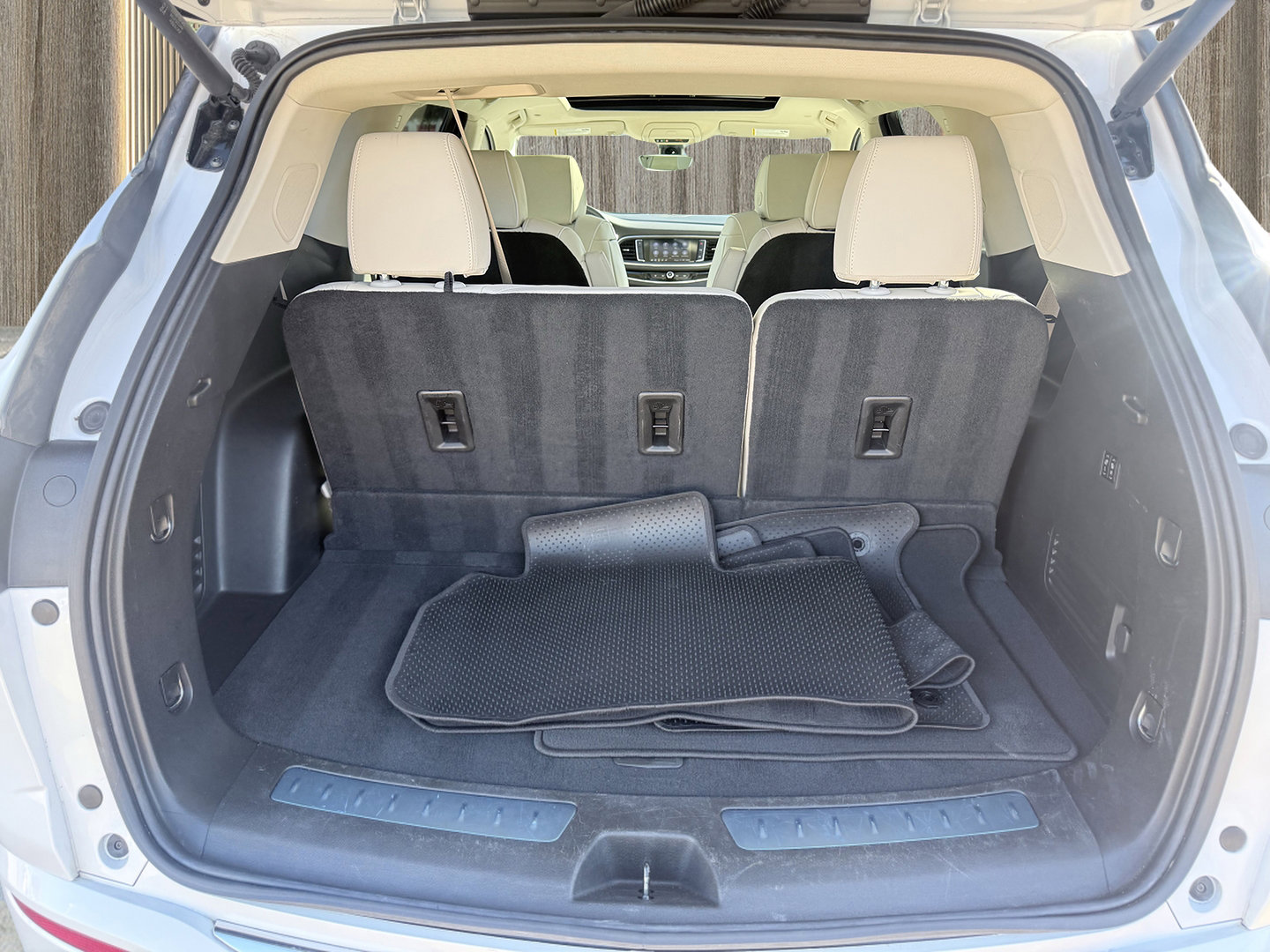 Used 2024 Buick Enclave Avenir w/ LPO, Hit The Road Package image 15