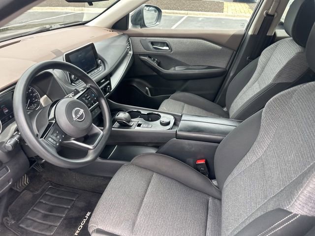Used 2023 Nissan Rogue SV image 9
