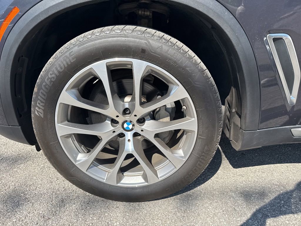 Used 2019 BMW X5 xDrive40i w/ Premium Package 2 image 11