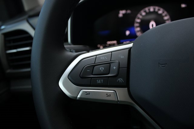 New 2025 Volkswagen Taos SE image 12