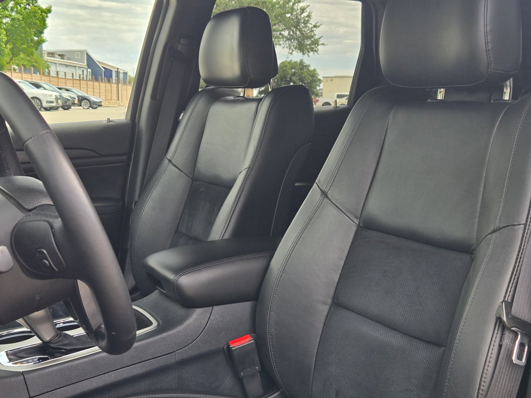 Used 2018 Jeep Grand Cherokee Altitude image 13