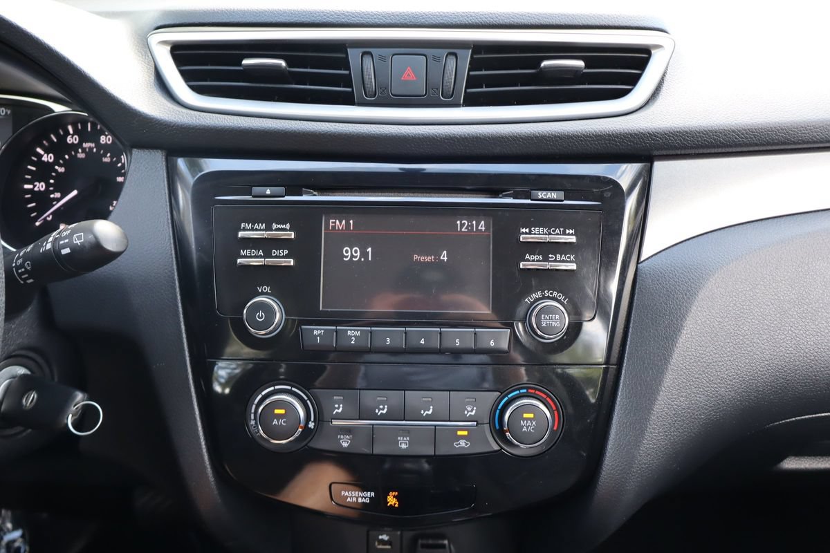 Used 2015 Nissan Rogue S AWD/4WD image 34