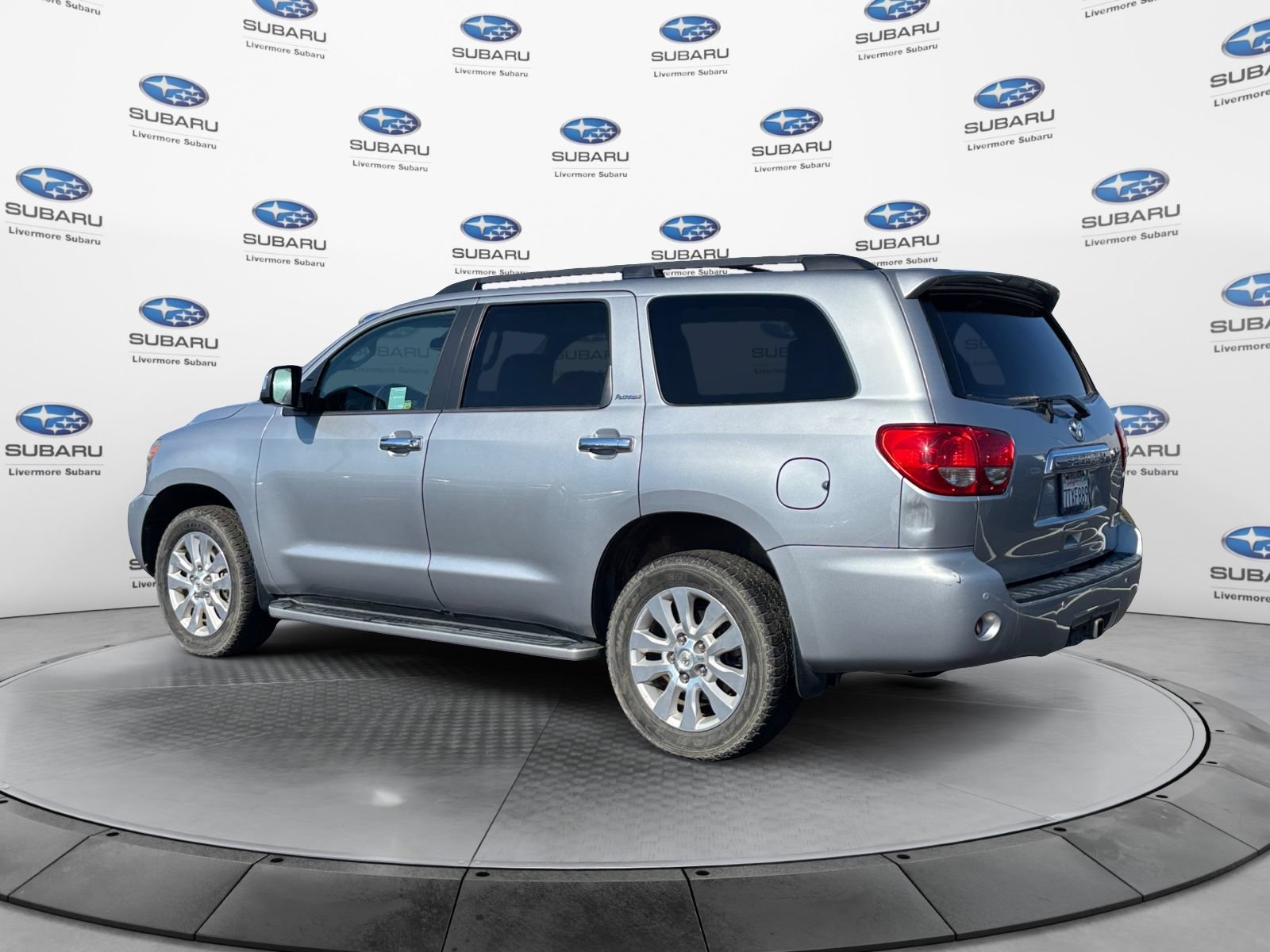 Used 2016 Toyota Sequoia Platinum AWD/4WD image 3