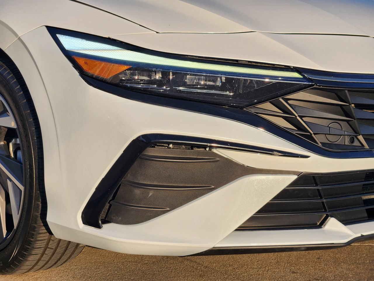 Used 2025 Hyundai Elantra SEL FWD image 9