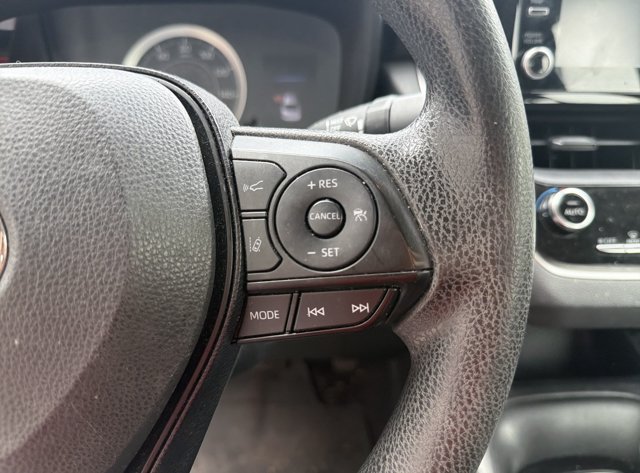 Used 2020 Toyota Corolla LE FWD image 14