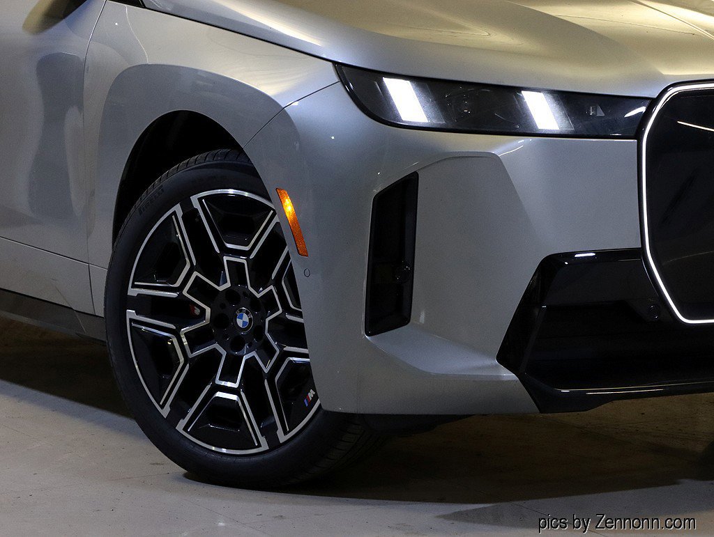 Used 2026 BMW iX xDrive60 image 4