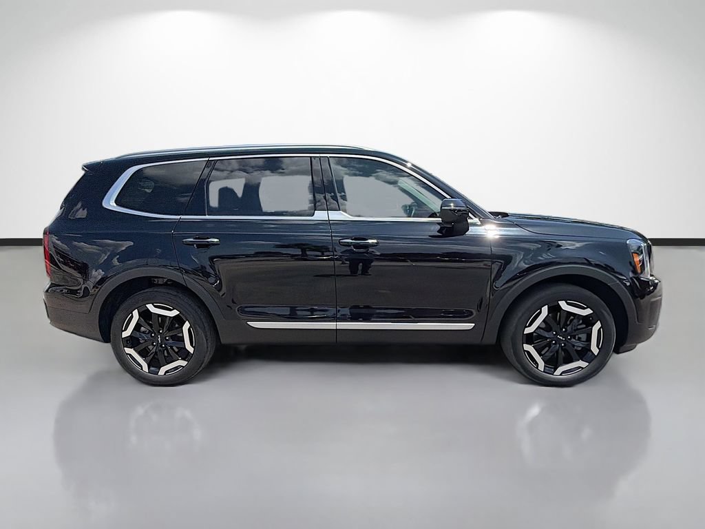 Certified 2024 Kia Telluride S FWD image 2