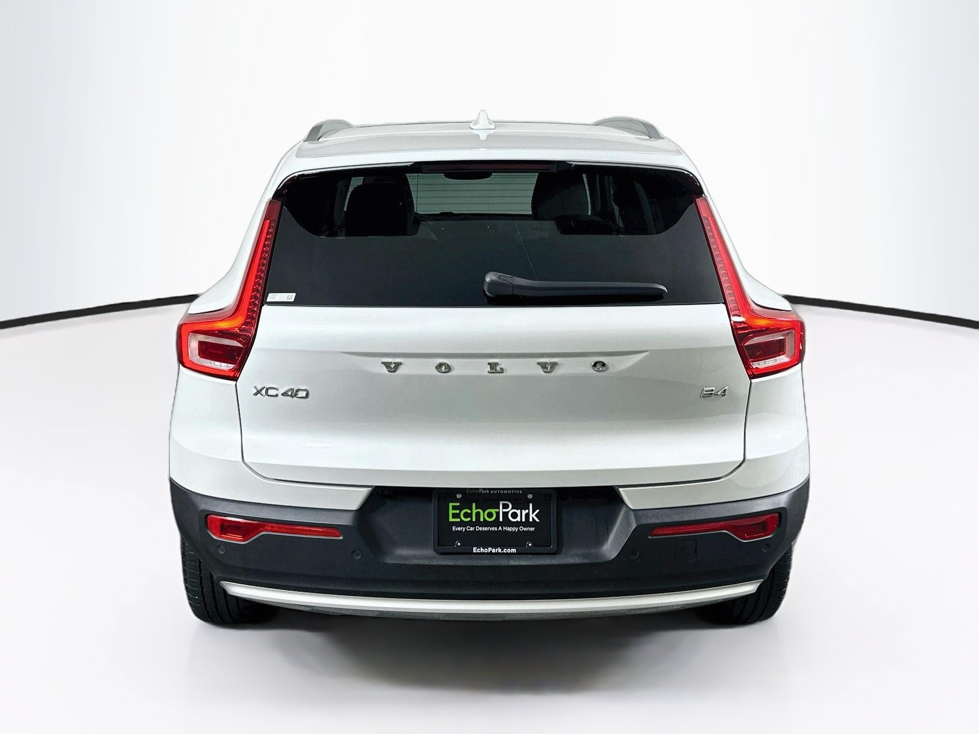 Used 2023 Volvo XC40 B4 Plus w/ Protection Package Premier FWD image 7