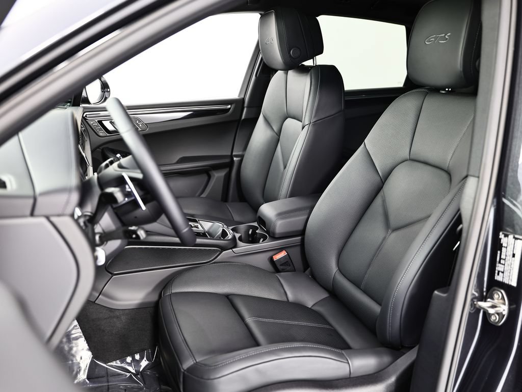 New 2026 Porsche Macan GTS AWD/4WD image 5