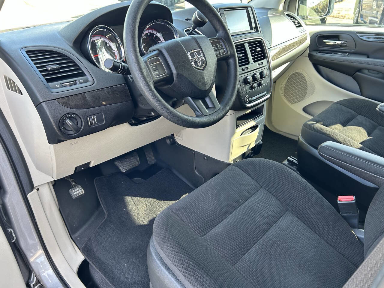 Used 2018 Dodge Grand Caravan SE w/ Power Convenience Group I image 20