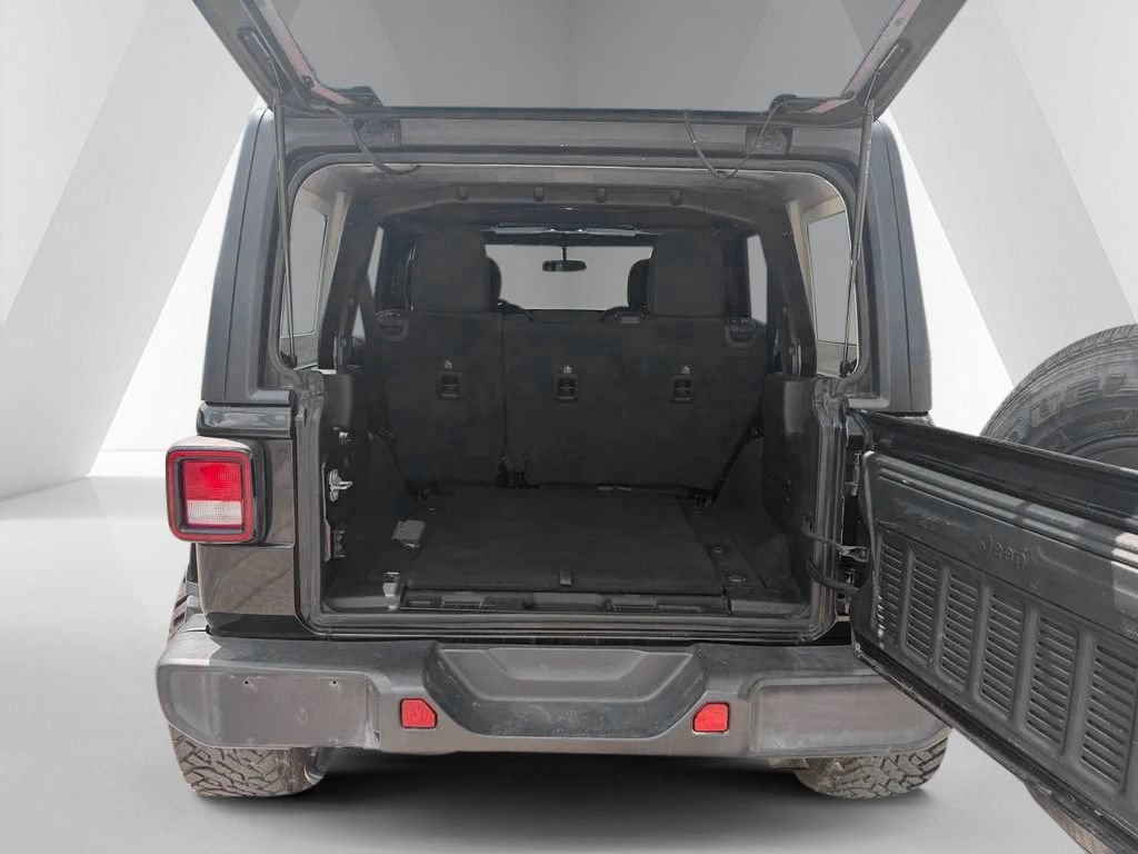 Used 2020 Jeep Wrangler Unlimited Sahara AWD/4WD image 29