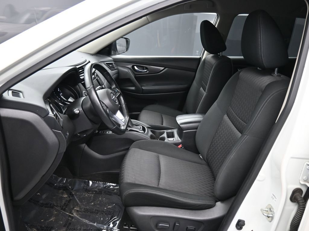 Used 2019 Nissan Rogue SV w/ Premium Package image 18