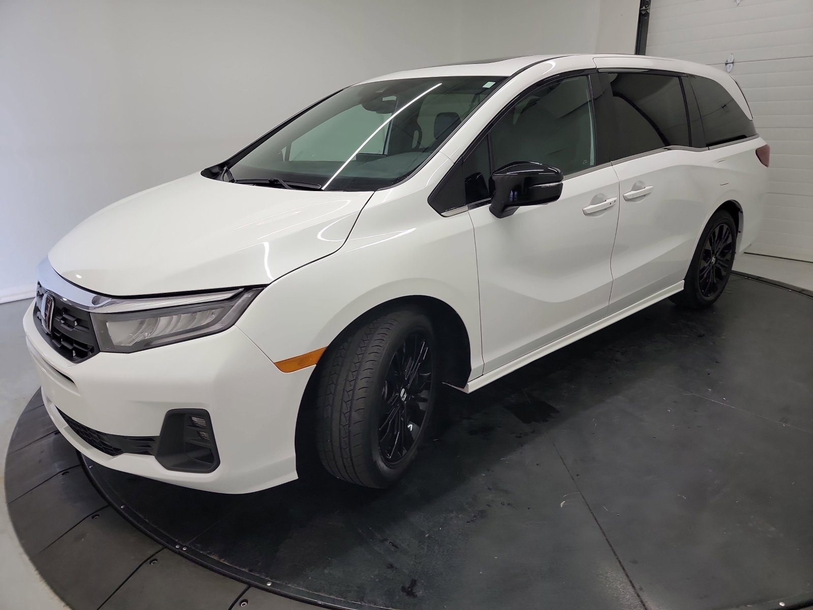 Certified 2025 Honda Odyssey Sport-L image 3