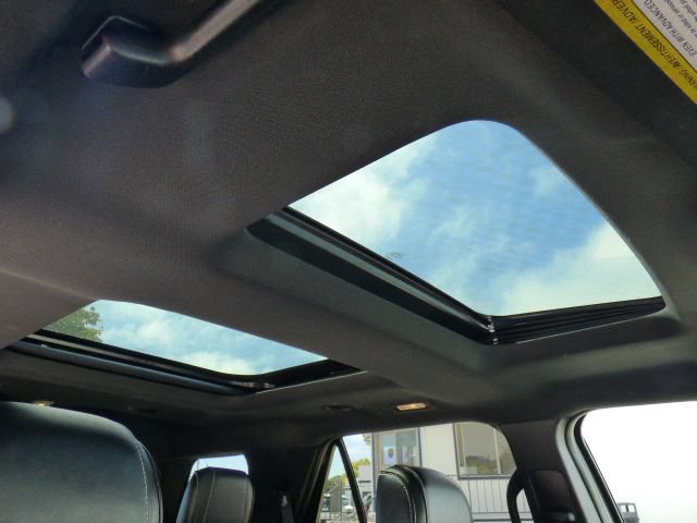 Used 2017 Ford Explorer Platinum AWD/4WD image 19