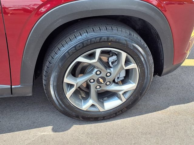 Certified 2025 Chevrolet Trax LT FWD image 27