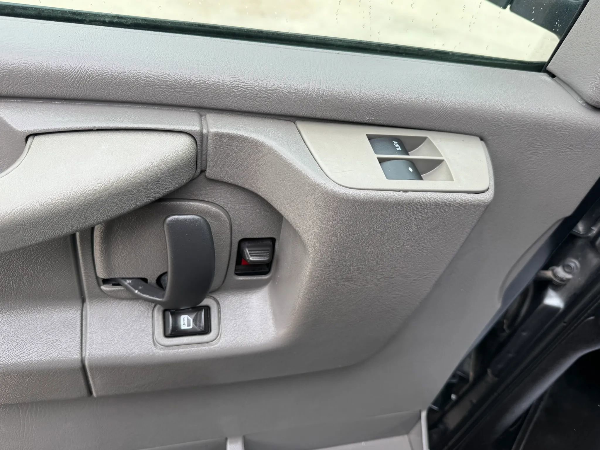 Used 2015 Chevrolet Express 2500 LS image 21