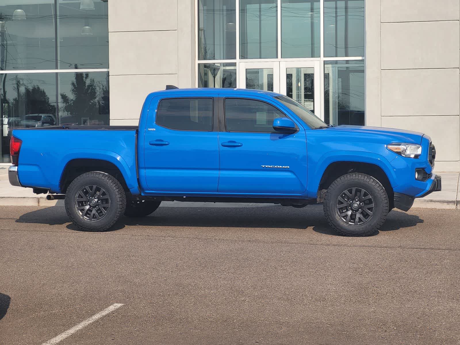 Used 2020 Toyota Tacoma SR5 RWD image 4