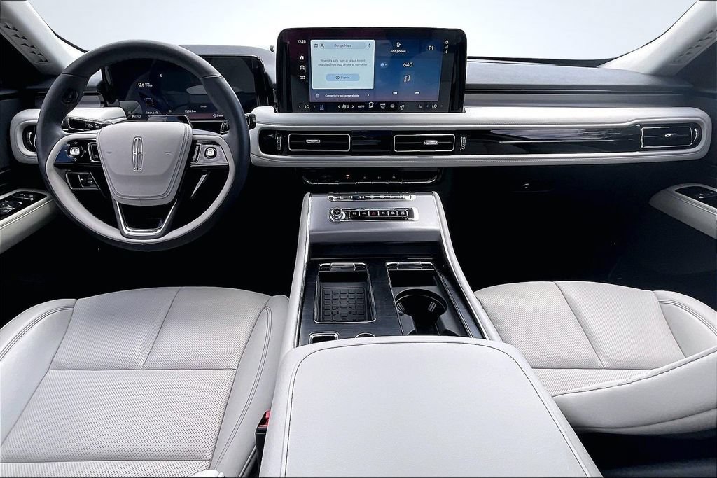 Used 2026 Lincoln Aviator AWD w/ Jet Appearance Package image 9