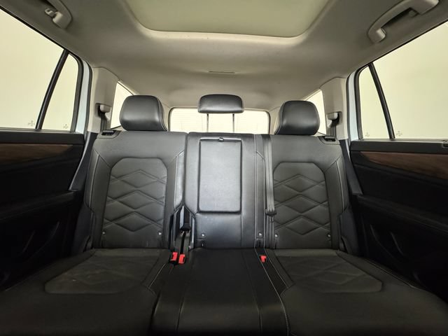 Used 2024 Volkswagen Atlas SE w/ Panoramic Sunroof Package FWD image 7