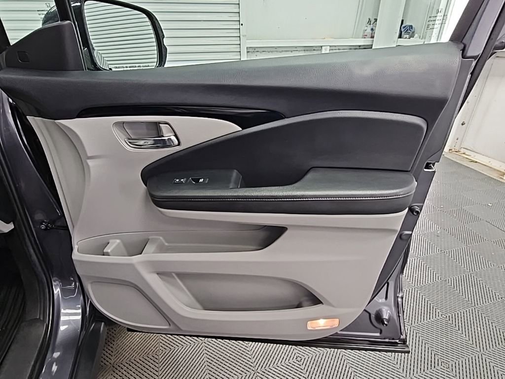 Used 2020 Honda Ridgeline RTL-E image 43