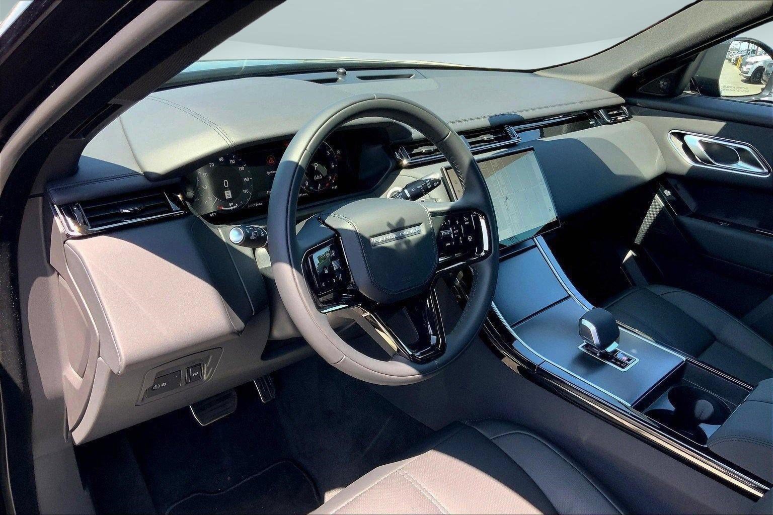 Certified 2026 Land Rover Range Rover Velar Dynamic SE AWD/4WD image 3