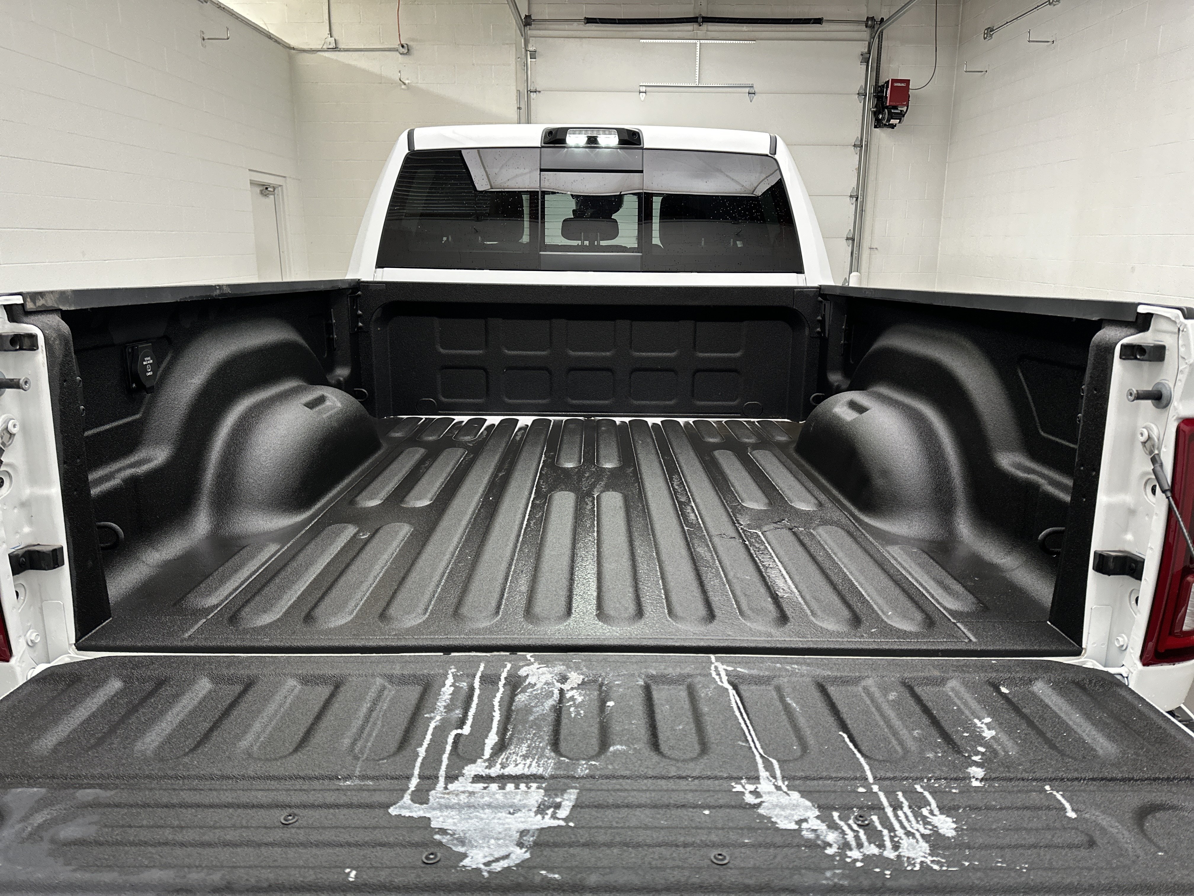 Used 2025 RAM 2500 Laramie AWD/4WD image 17