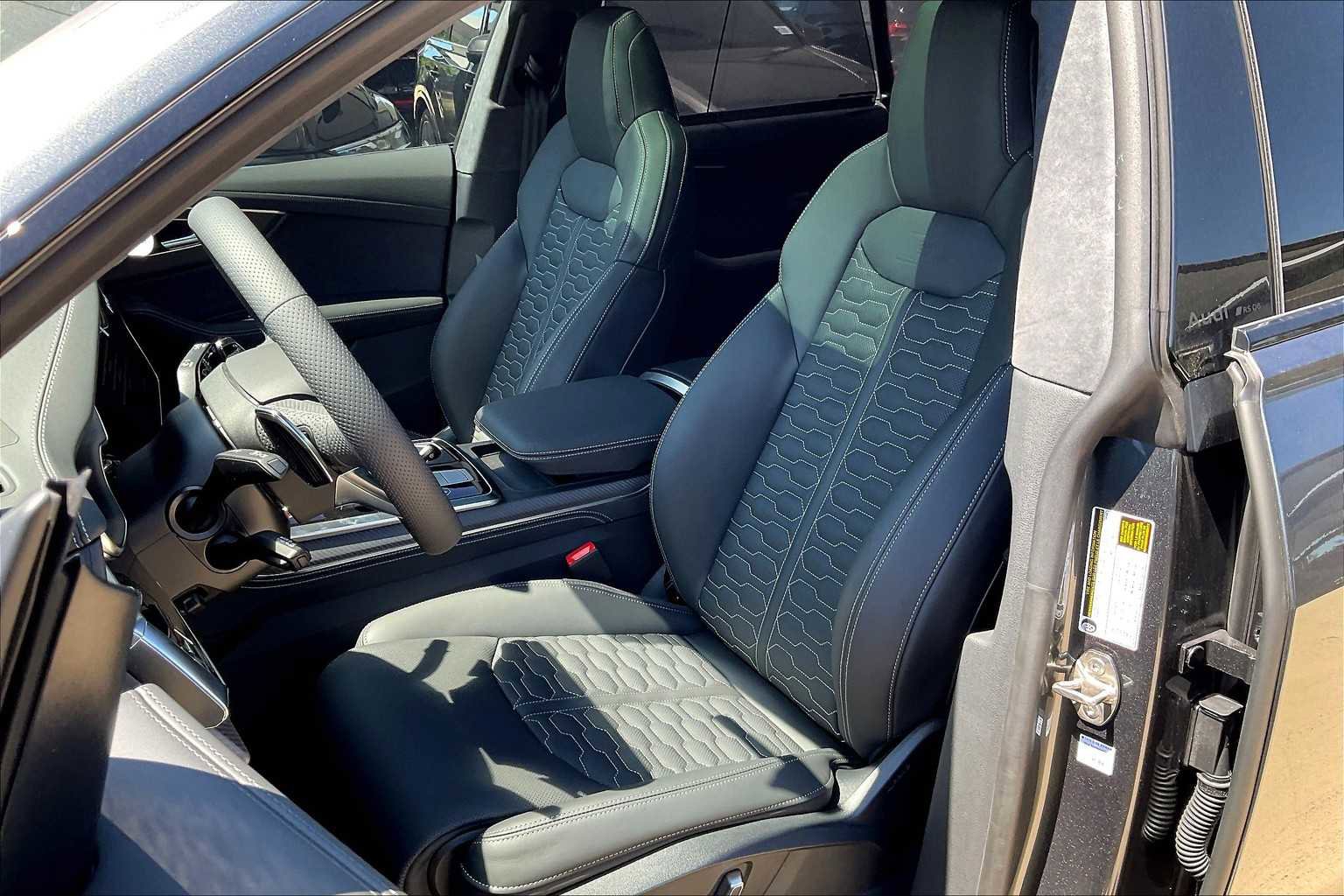 New 2025 Audi RS Q8 performance image 9