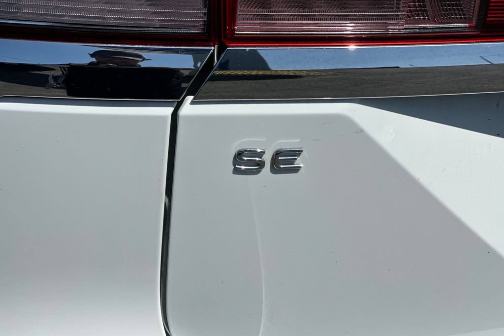 Used 2024 Volkswagen Atlas SE AWD/4WD image 30