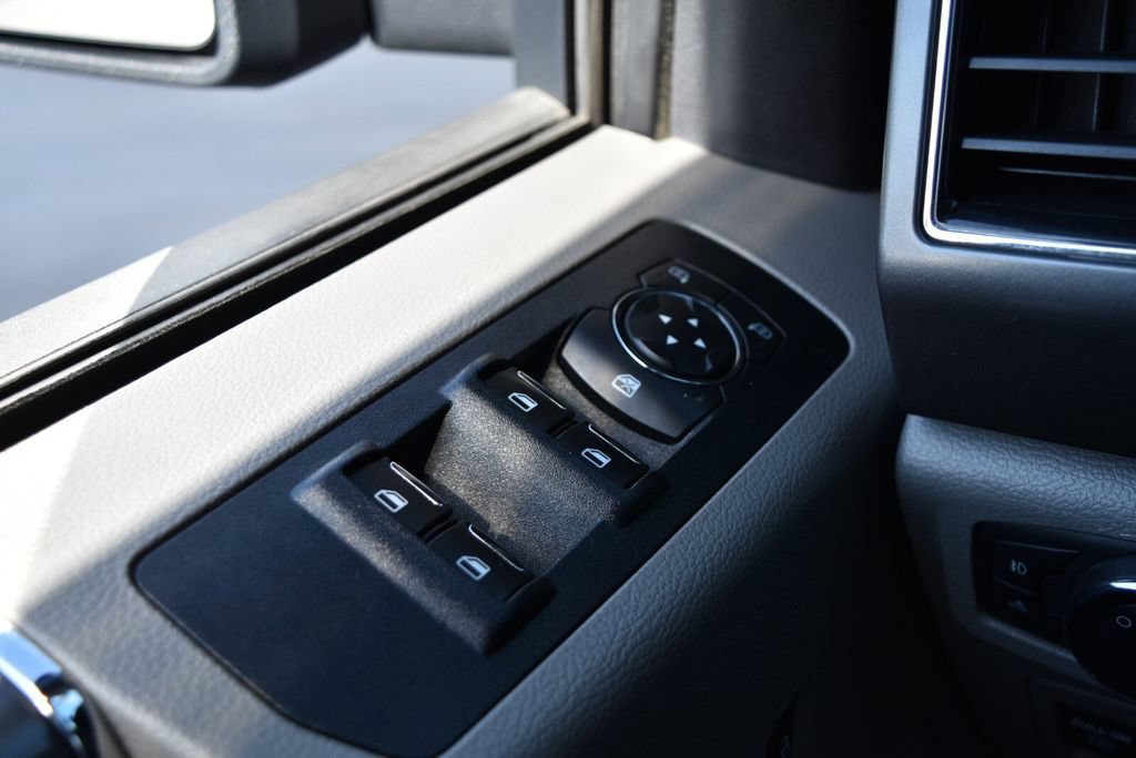 Used 2019 Ford F150 XLT w/ Equipment Group 302A Luxury AWD/4WD image 28