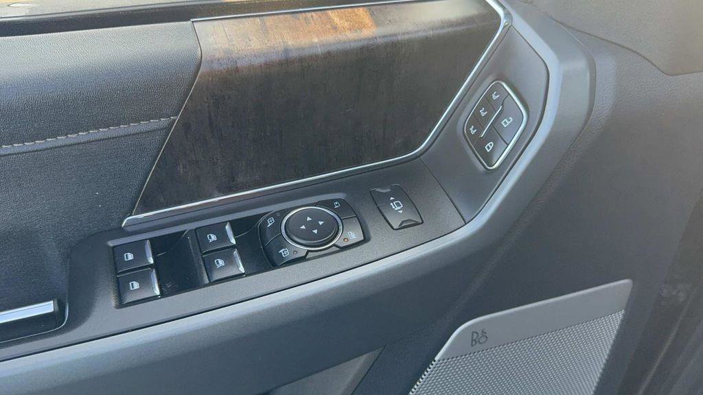 Used 2024 Ford F250 Lariat w/ Lariat Ultimate Package image 18
