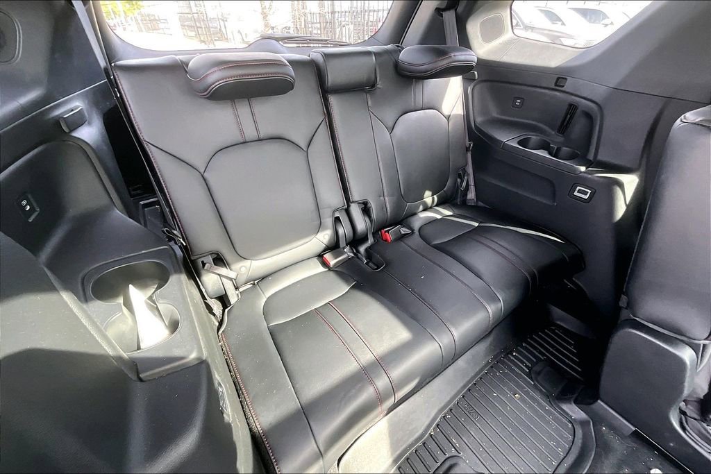 Used 2025 Honda Pilot Black Edition image 34