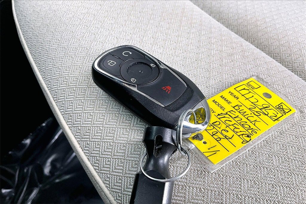 Used 2025 Buick Encore GX Preferred w/ Advanced Technology Package image 11