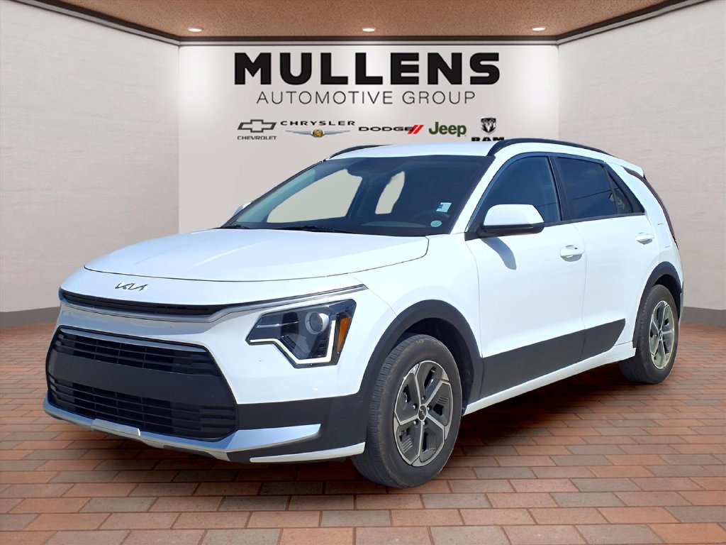 Used 2025 Kia Niro LX