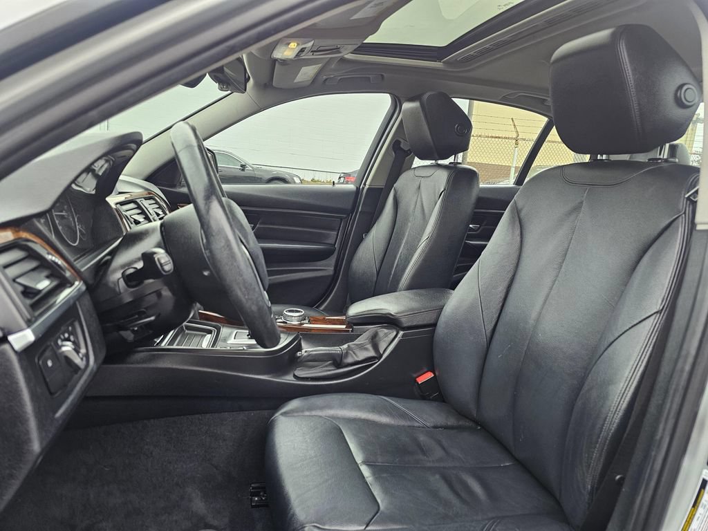 Used 2014 BMW 328i xDrive Sedan AWD/4WD image 19