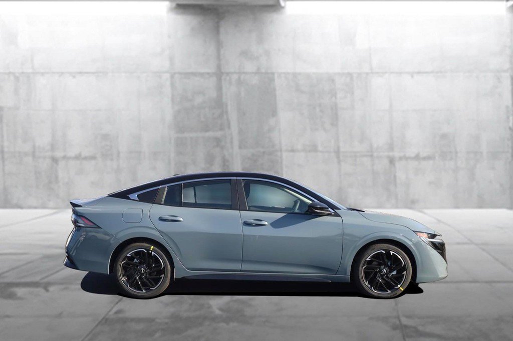 New 2026 Nissan Sentra SR w/ Floor Mat Package image 5
