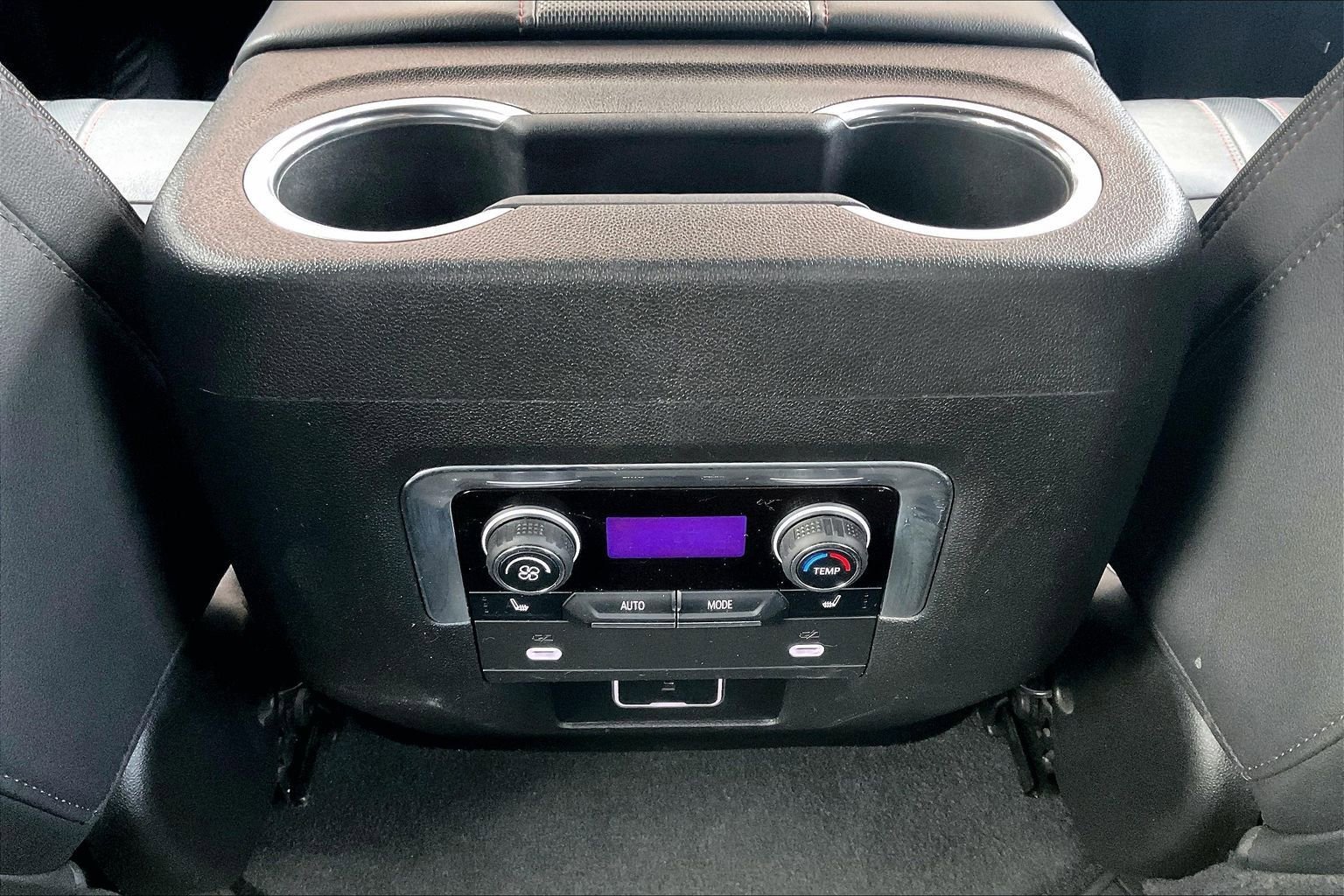 Used 2022 Chevrolet Suburban RST w/ Luxury Package image 10