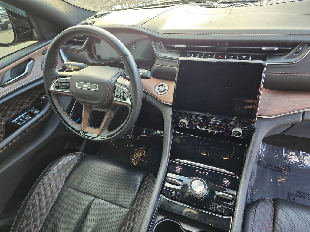 Used 2022 Jeep Grand Cherokee Summit w/ Advanced Protech Group IV AWD/4WD image 11