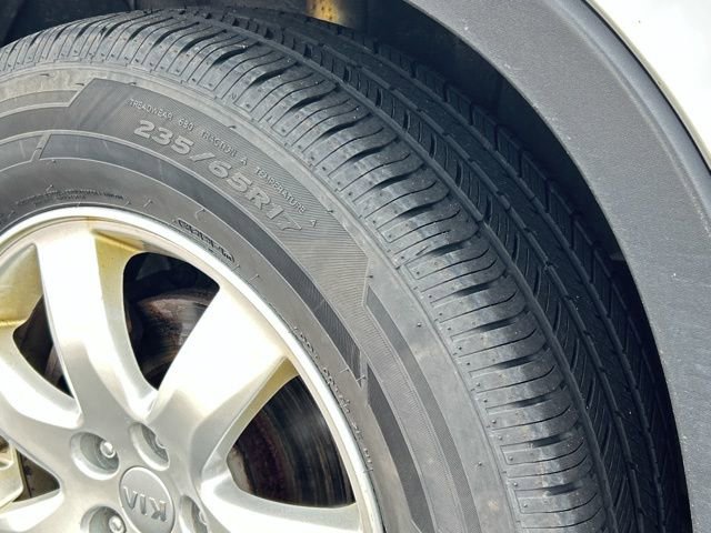 Used 2013 Kia Sorento LX image 10