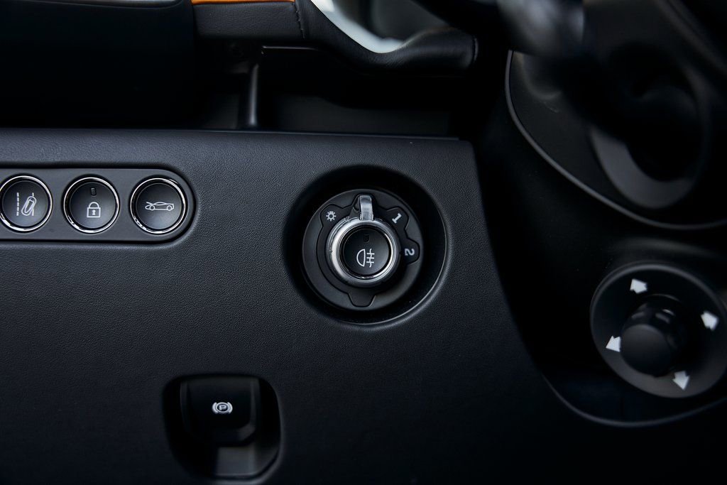 Used 2025 McLaren Artura Spider image 44